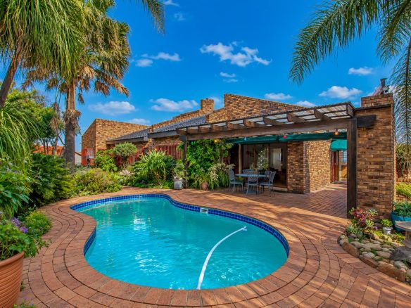 Kibler Park | Spacious 5 Bedroom Home On ±2 280 M²