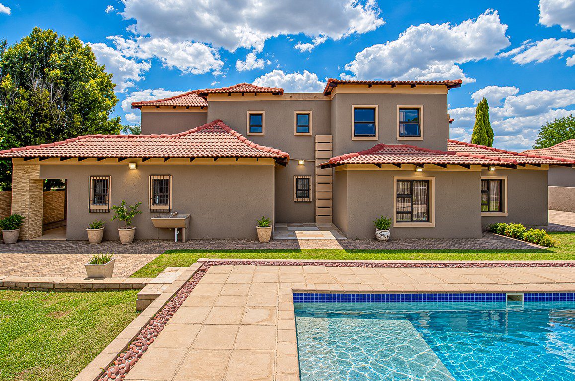 Savannah Country Estate, Pretoria | 6-Bedroom Estate Home with Pool