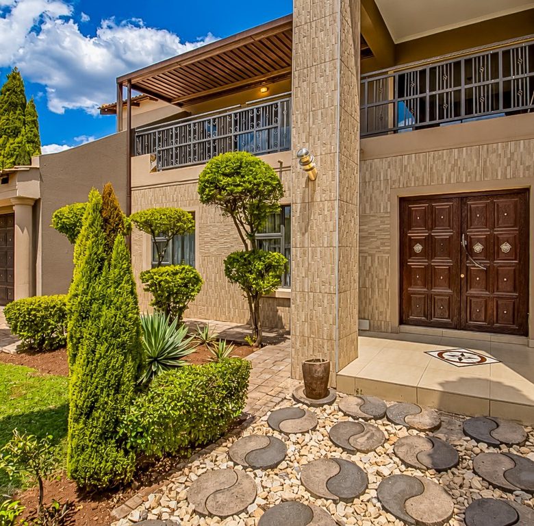 Savannah Country Estate, Pretoria | 6-Bedroom Estate Home with Pool