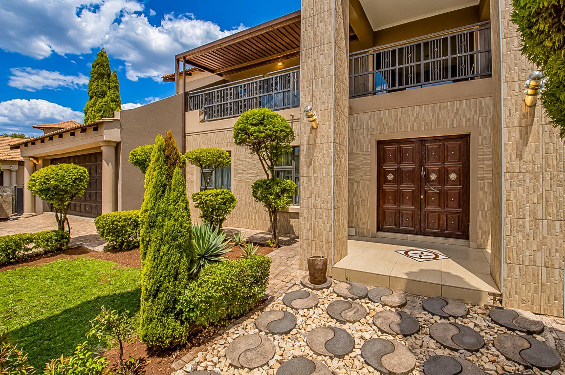 Savannah Country Estate, Pretoria | 6-Bedroom Estate Home with Pool