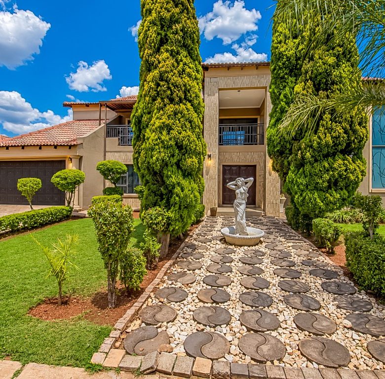 Savannah Country Estate, Pretoria | 6-Bedroom Estate Home with Pool