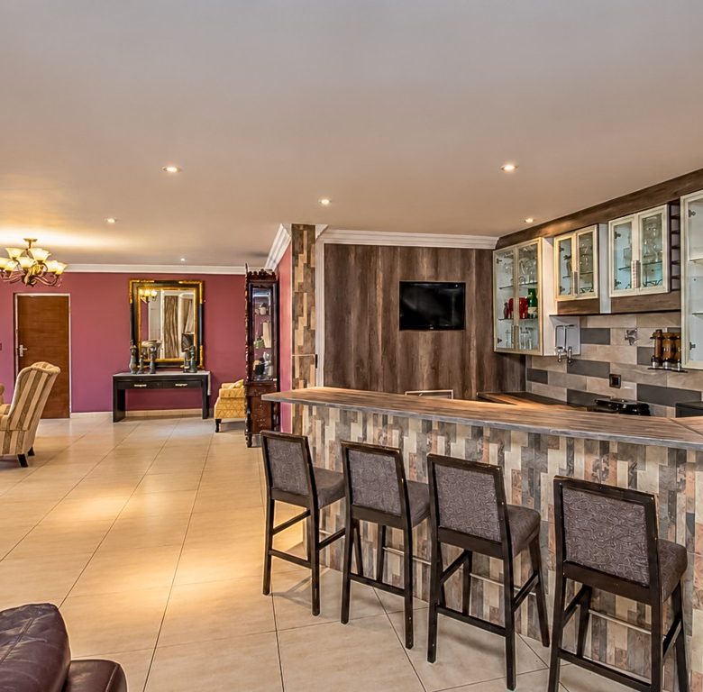 Savannah Country Estate, Pretoria | 6-Bedroom Estate Home with Pool