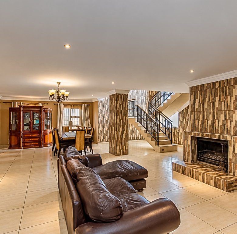 Savannah Country Estate, Pretoria | 6-Bedroom Estate Home with Pool