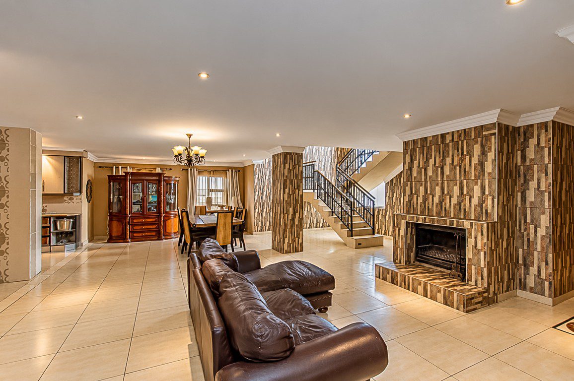 Savannah Country Estate, Pretoria | 6-Bedroom Estate Home with Pool
