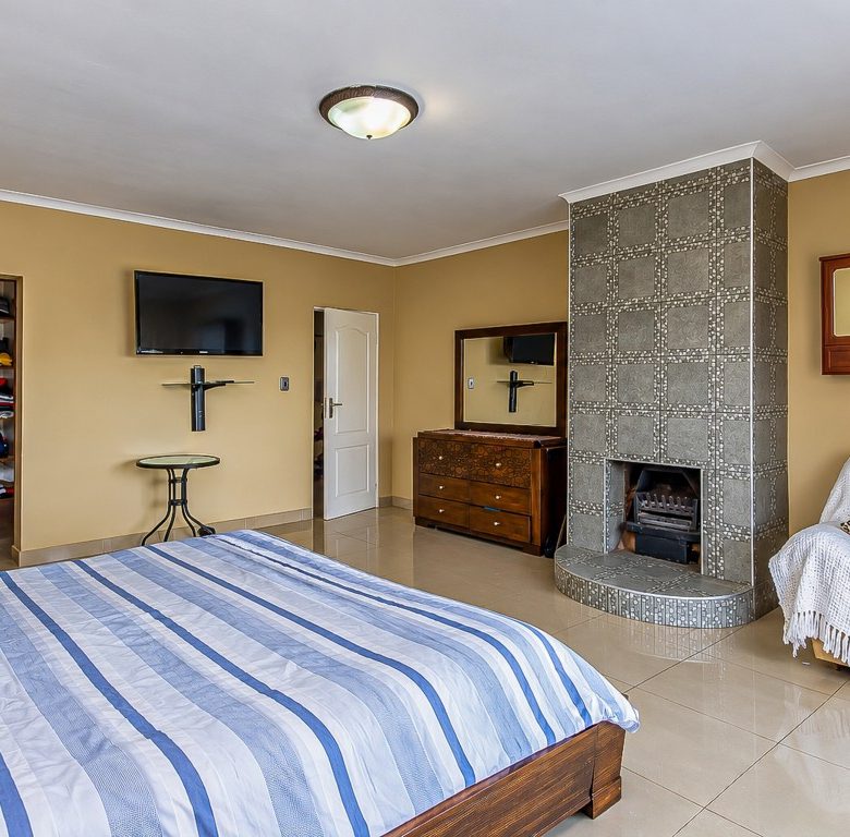 Savannah Country Estate, Pretoria | 6-Bedroom Estate Home with Pool