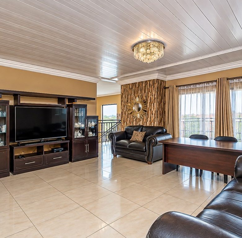 Savannah Country Estate, Pretoria | 6-Bedroom Estate Home with Pool