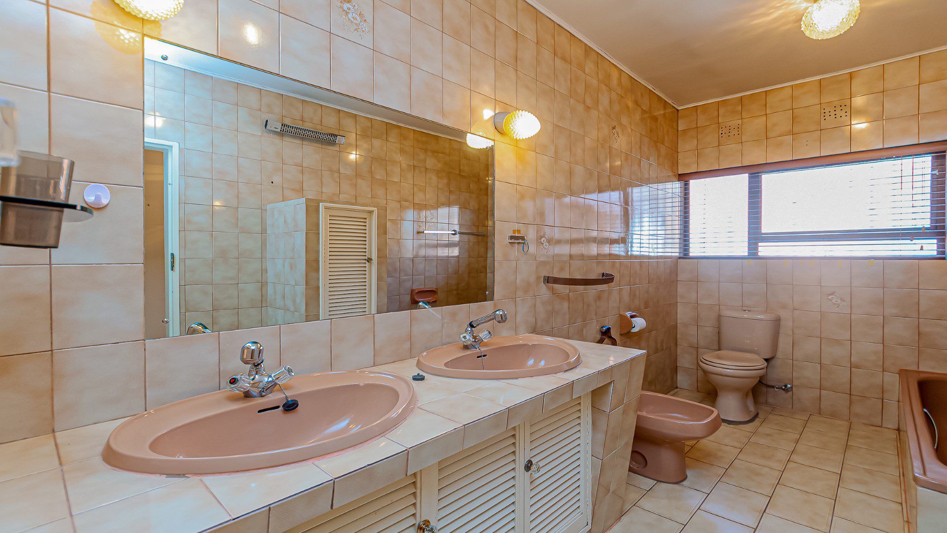 Kensington – Fully renovated family home