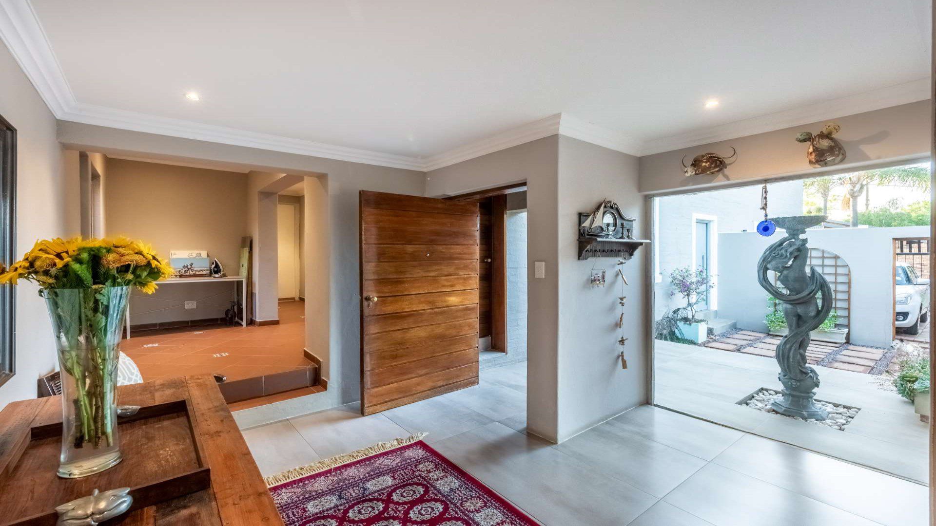Little Falls, Roodepoort – Exceptional 4 Bedroom Home   