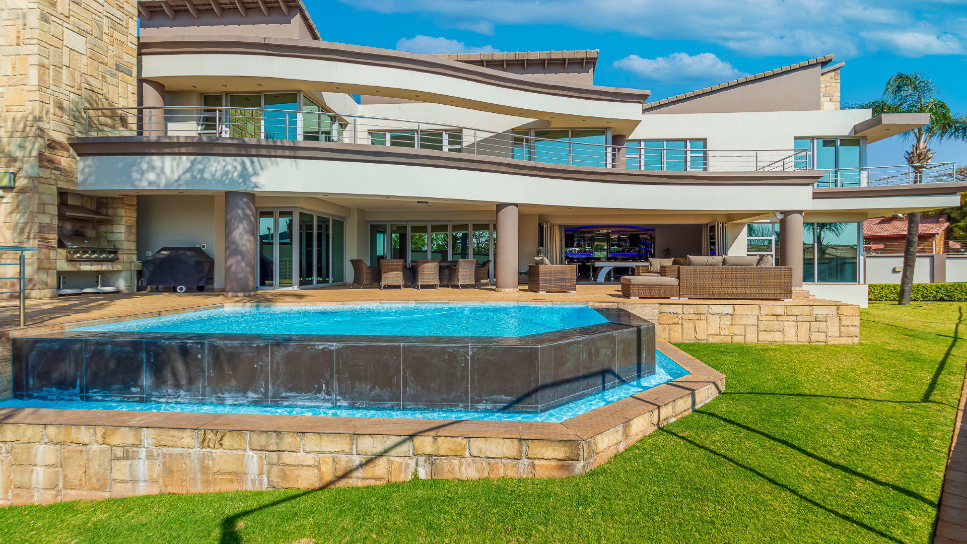 Bedfordview – Luxury Home In Upper Bedfordview