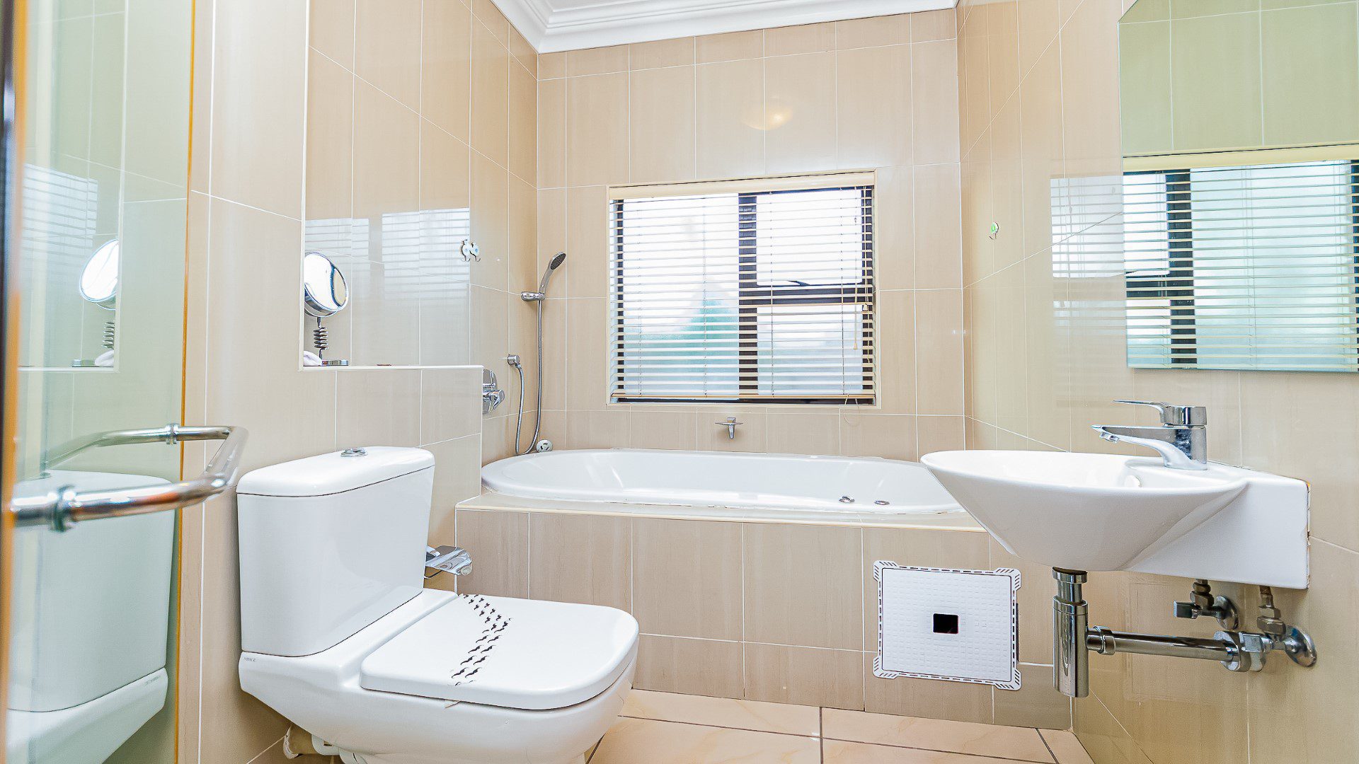 DSC_0074-2 Meyersdal Crest Estate – Luxurious 4 Bedroom Family Home