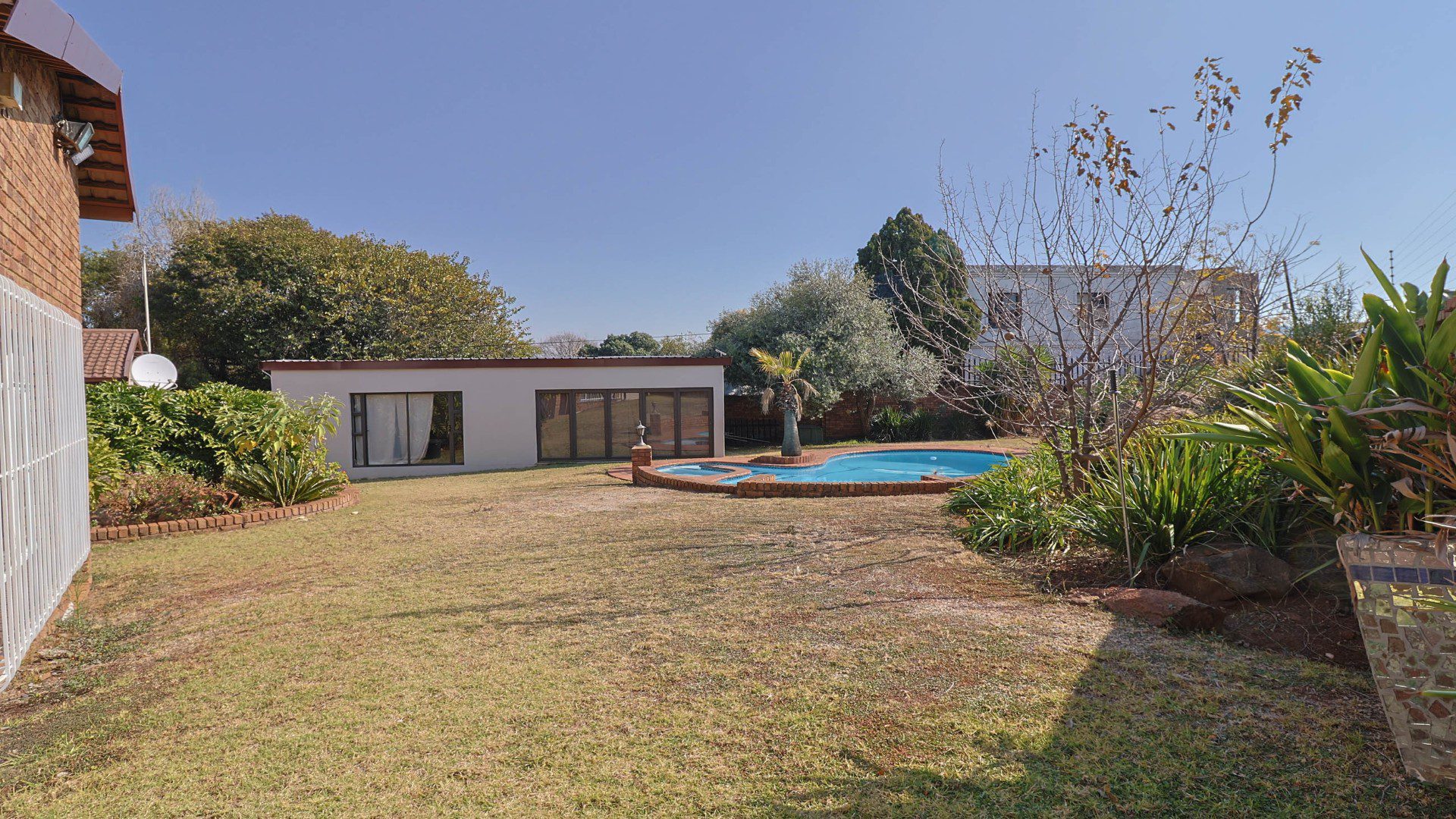 Mulbarton – Large 4 Bedroom Home + Flatlet