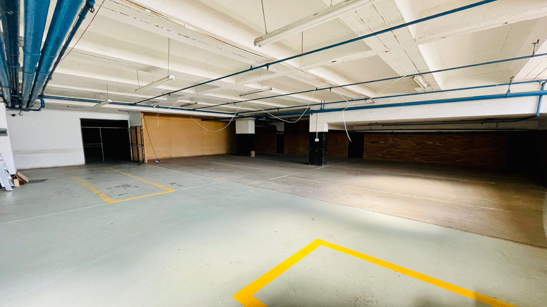 New Centre – Warehouse + Offices 6 600m2 under roof
