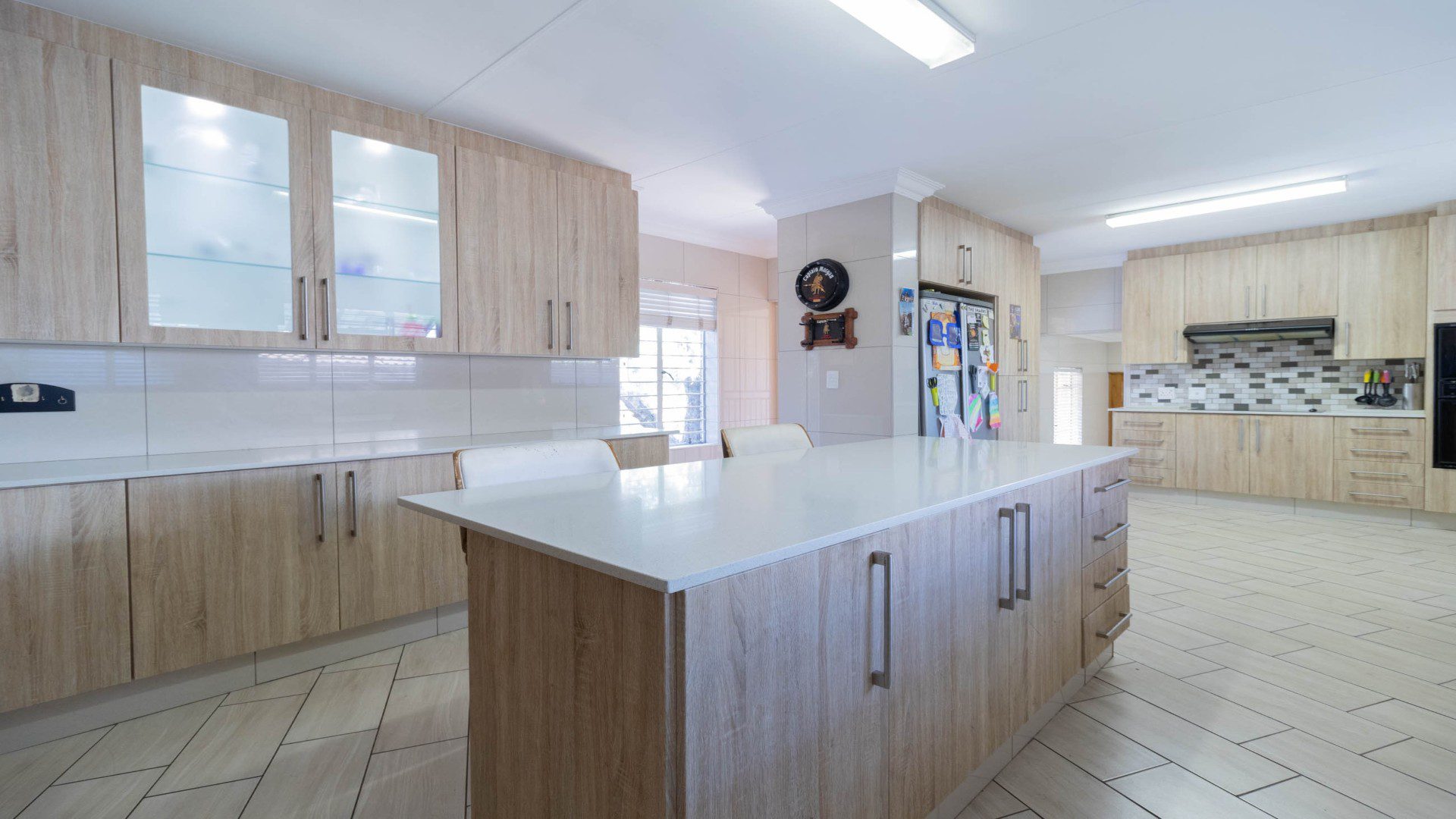 Mulbarton – Large 4 Bedroom Home + Flatlet
