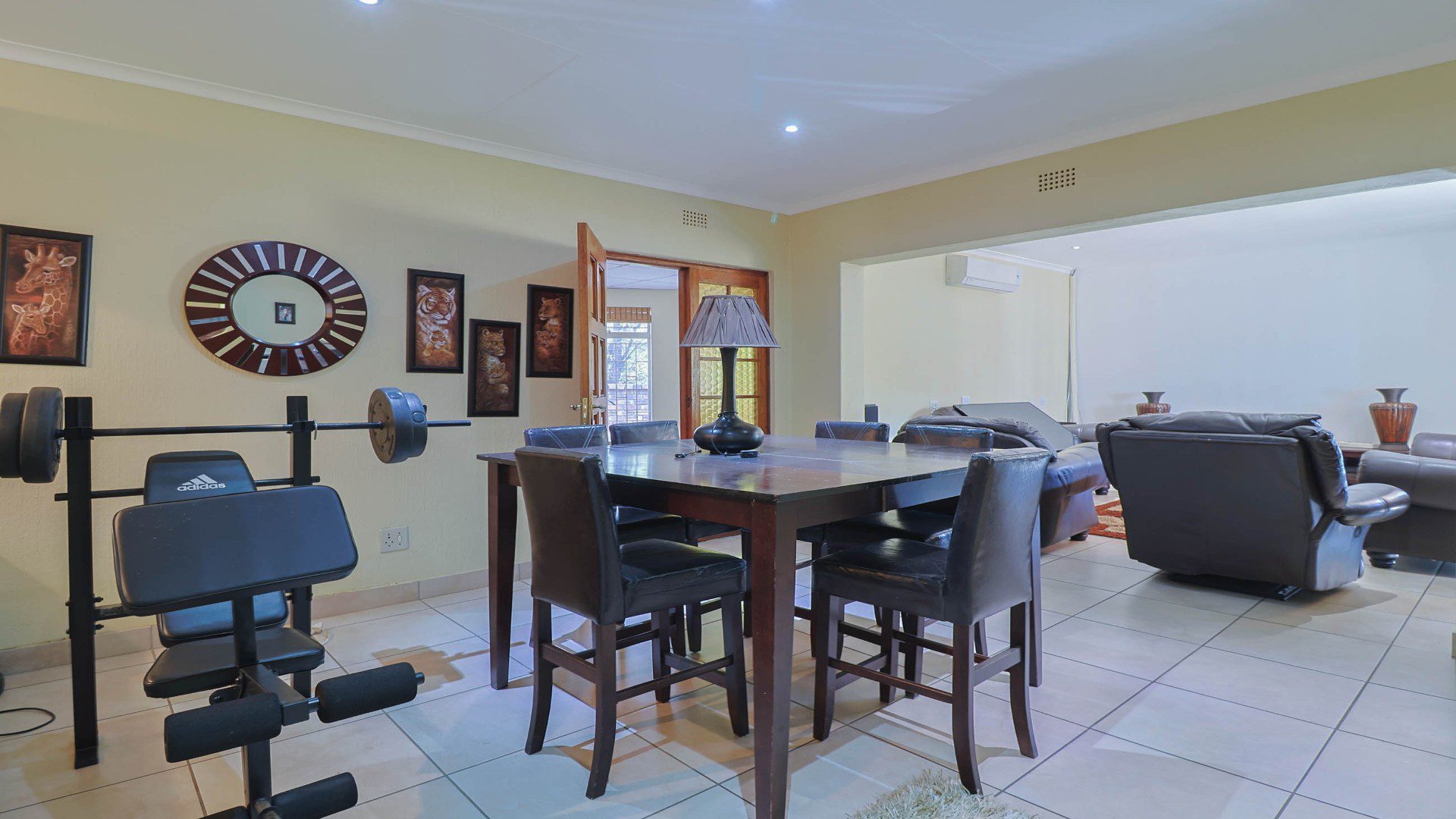 Mulbarton – Large 4 Bedroom Home + Flatlet