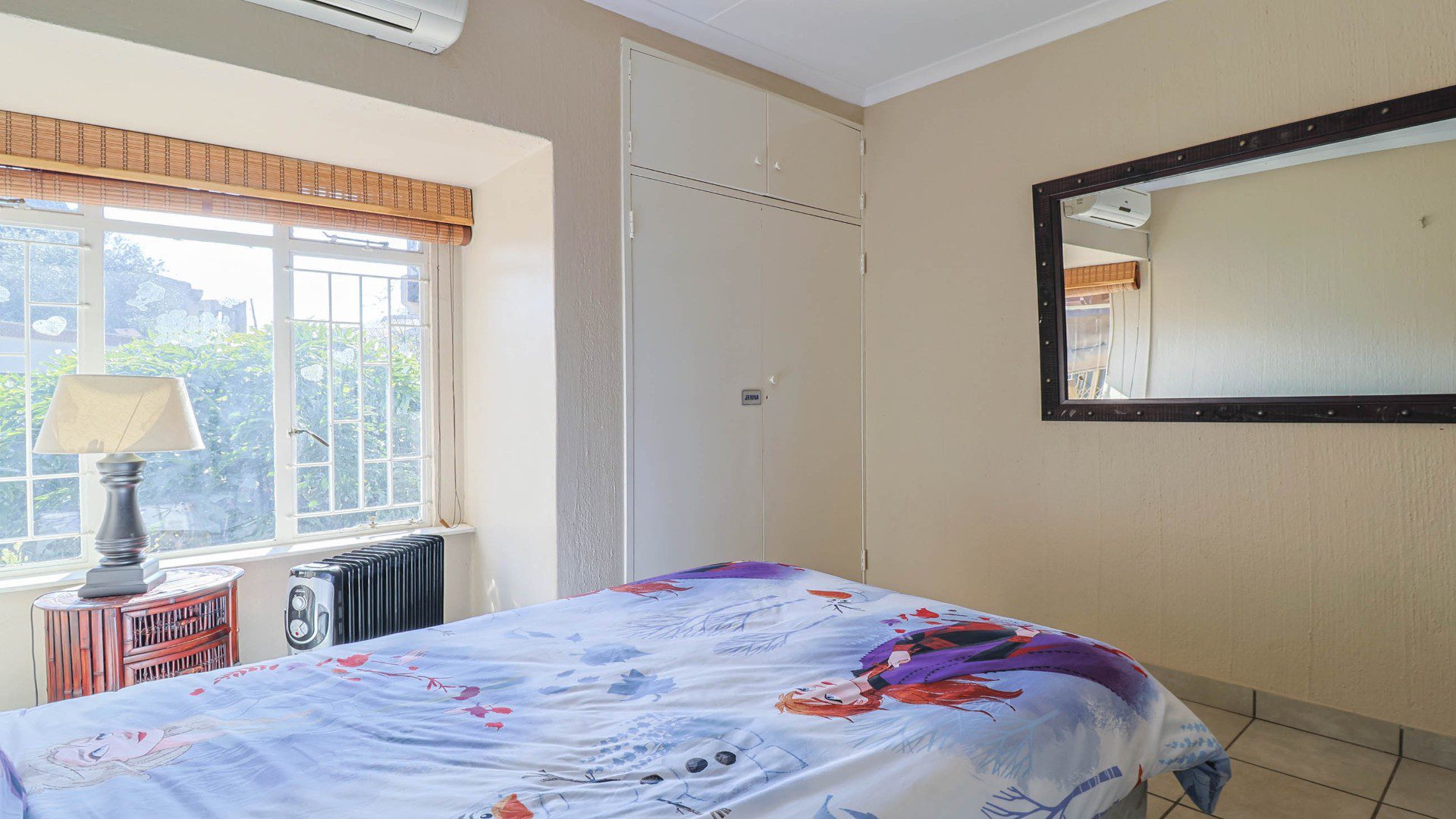 Mulbarton – Large 4 Bedroom Home + Flatlet