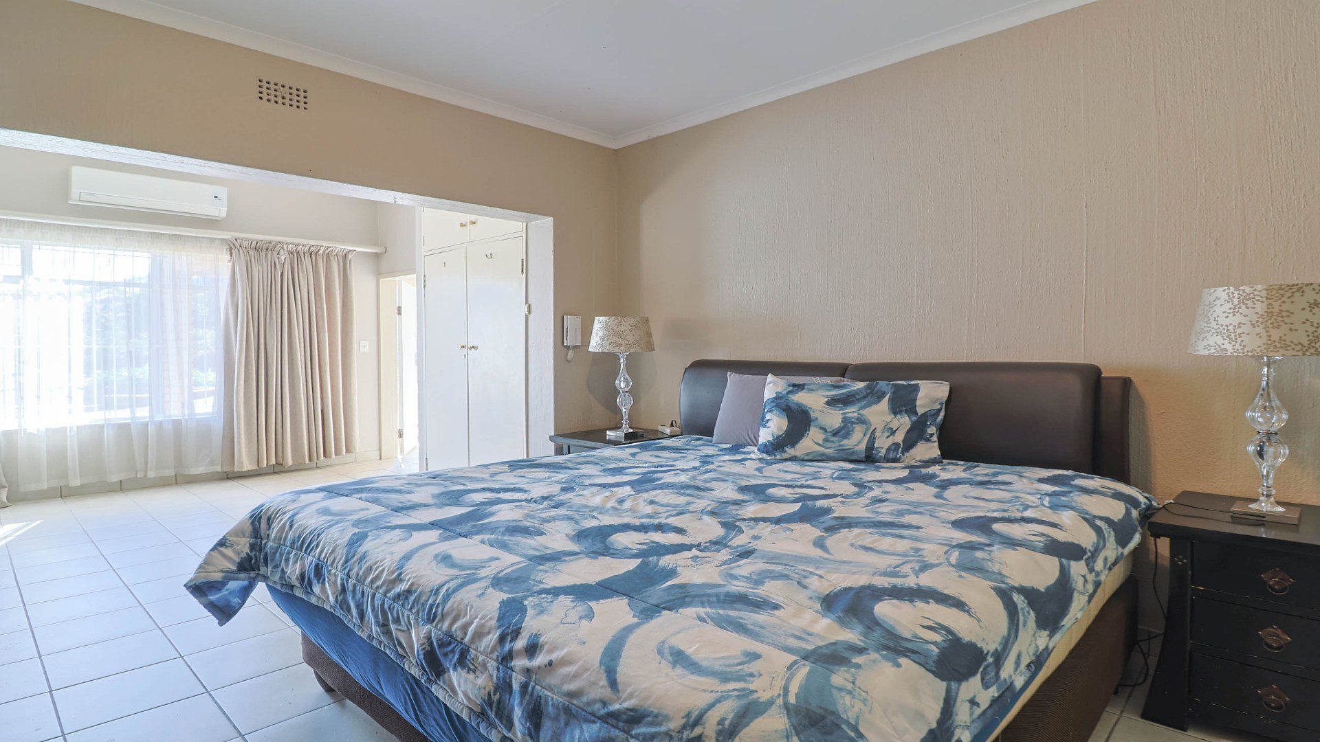 Mulbarton – Large 4 Bedroom Home + Flatlet