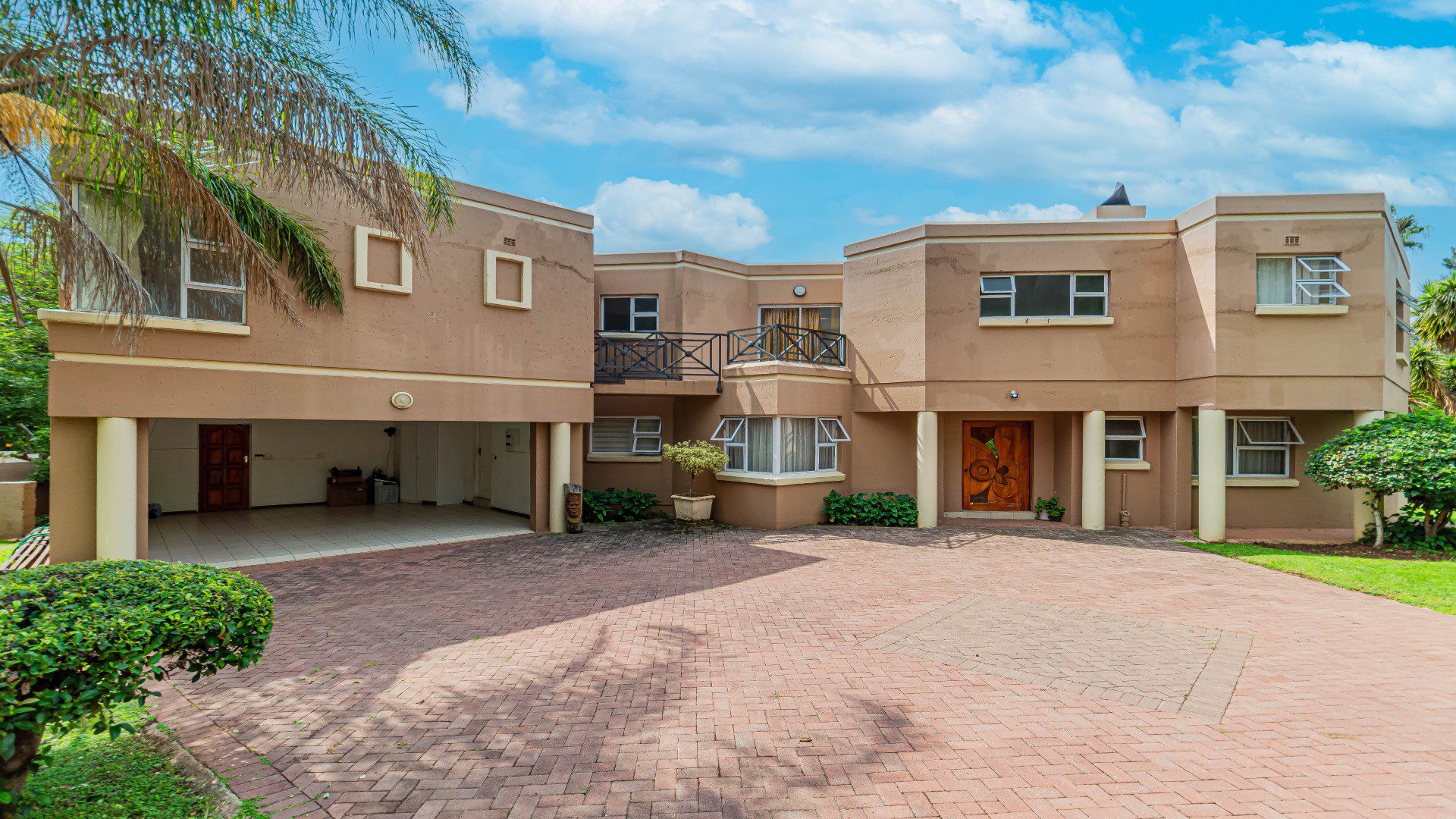 1 Sunninghill – Immaculate 4-Bedroom Double-Storey Family Home!