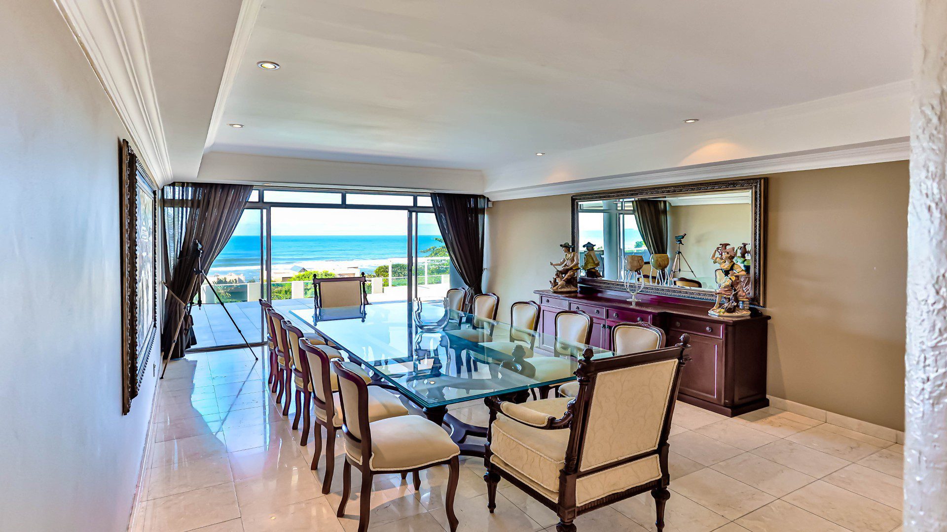 10 Umhlanga – Grand Family Home with Panoramic Sea Views