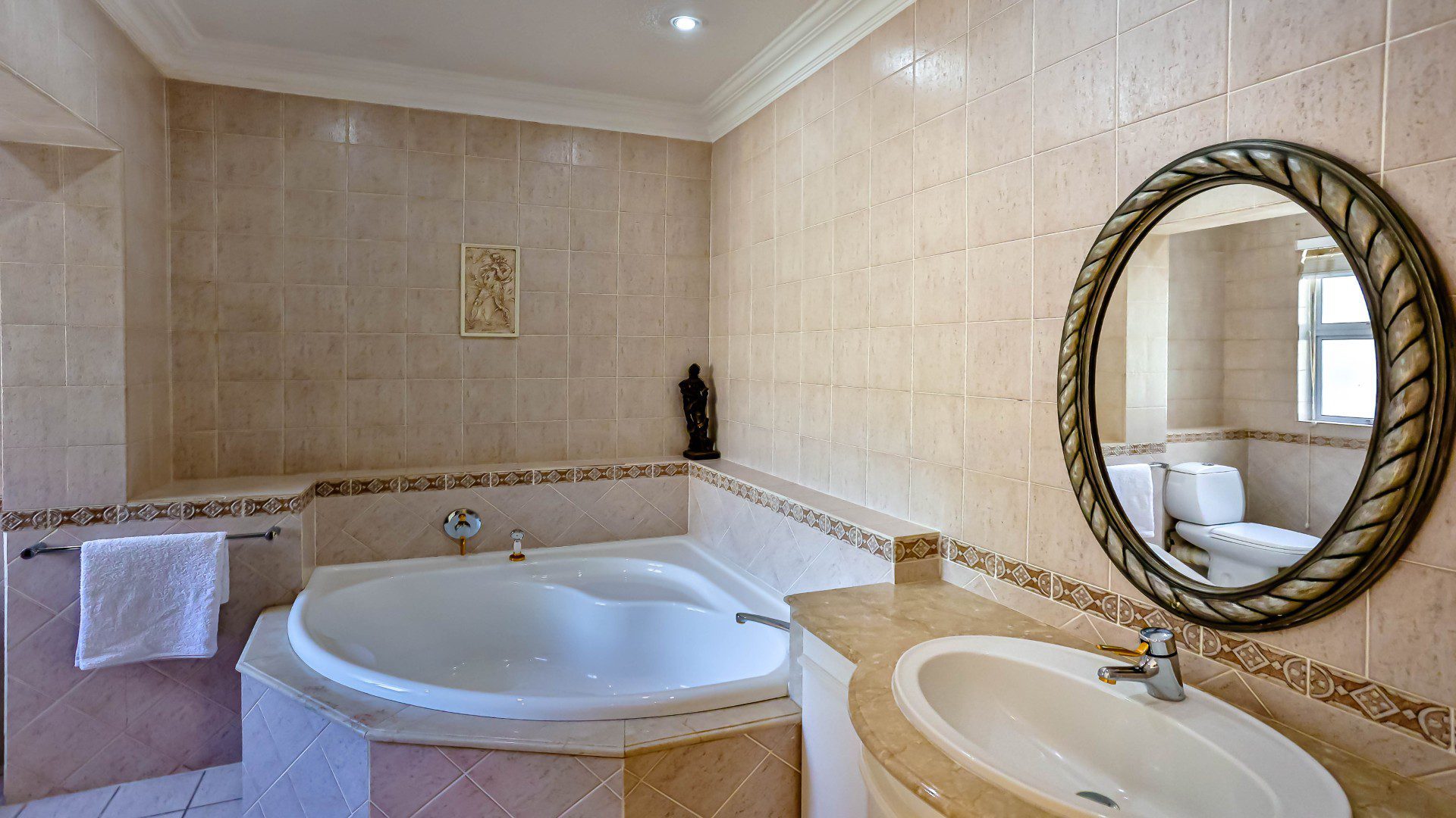 19 Umhlanga – Grand Family Home with Panoramic Sea Views