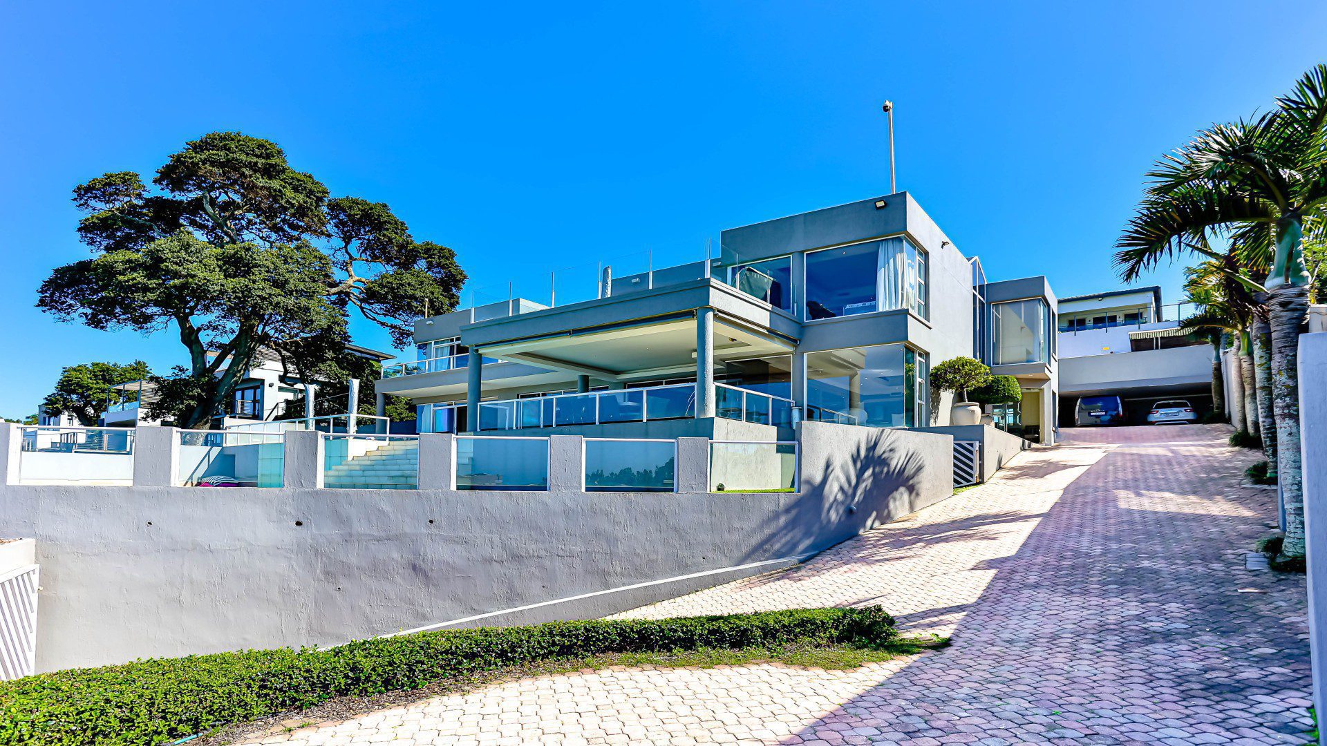 2 Umhlanga – Grand Family Home with Panoramic Sea Views
