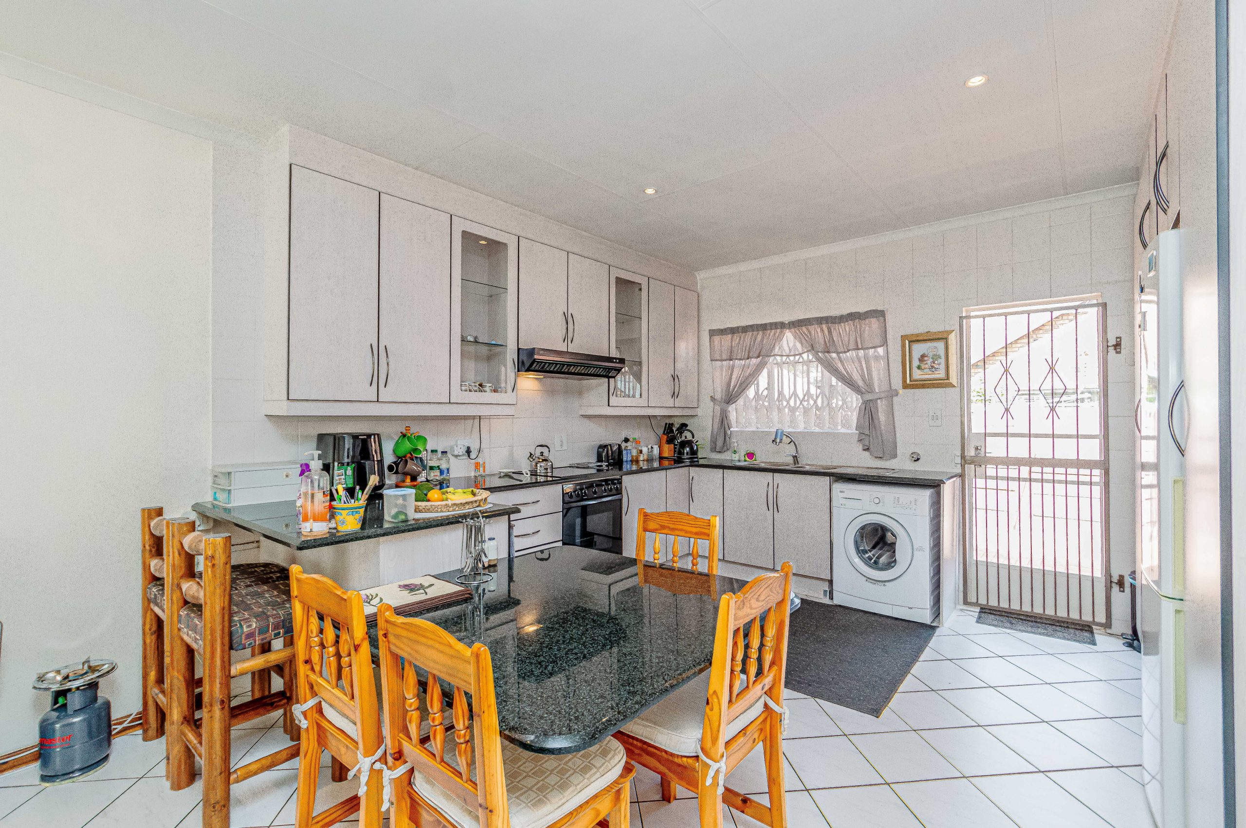 Kibler Park – Elegant 2 Bedroom Cluster, Secure Estate Living