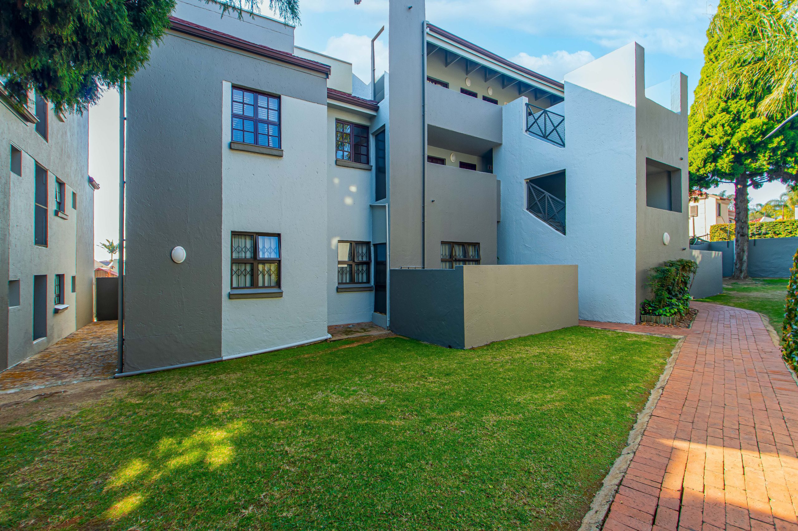Dowerglen – 2 Bedroom Apartment In Security Estate