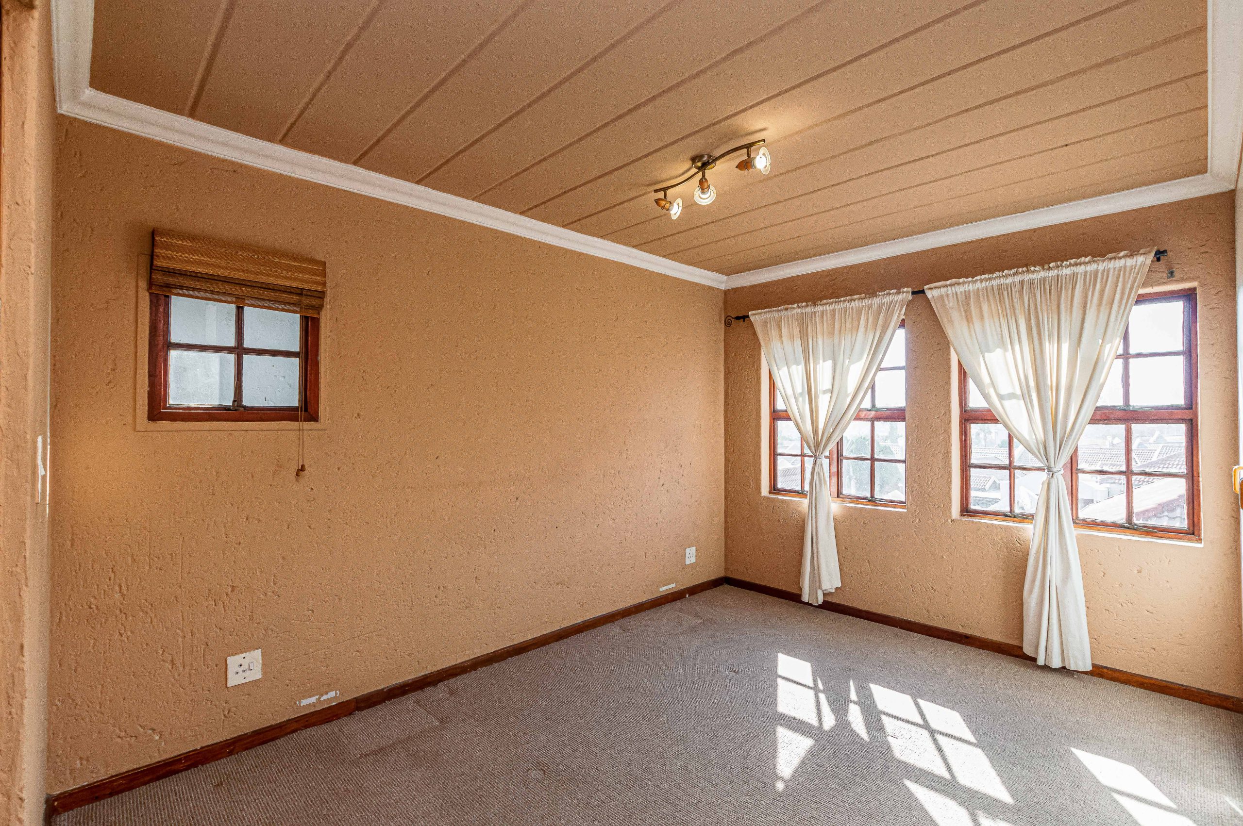 Dowerglen – 2 Bedroom Apartment In Security Estate