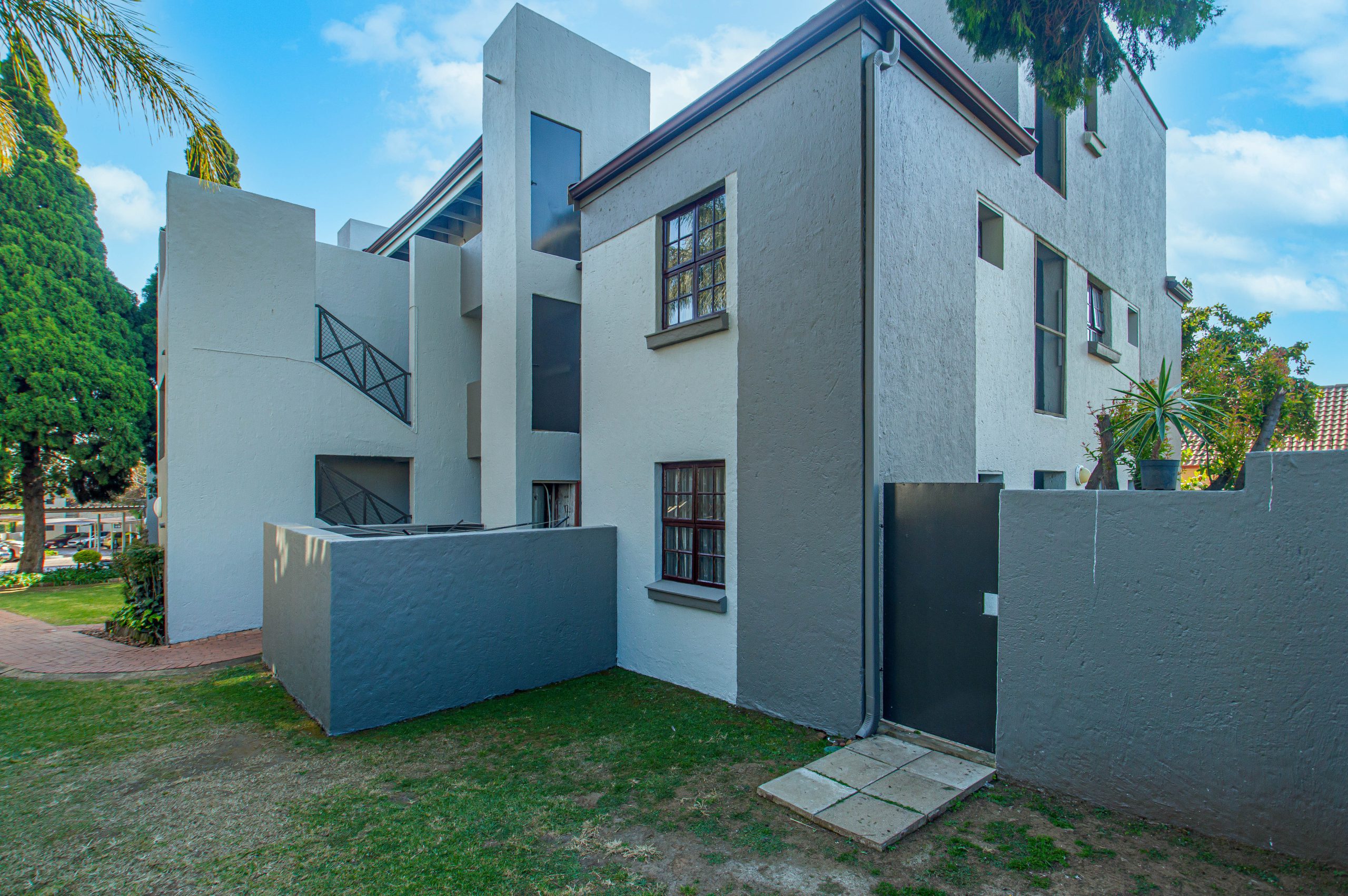 Dowerglen – 2 Bedroom Apartment In Security Estate