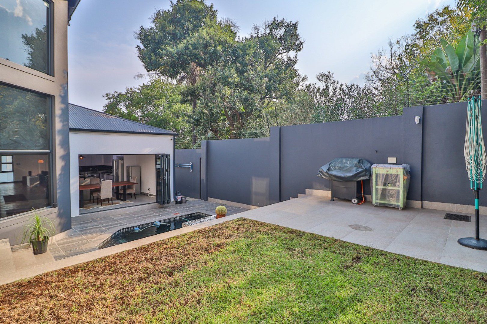 17 Parkhurst – Newly Renovated / Ultra Modern 4-Bedroom Double Storey Home with Pool & Luxury Finishes