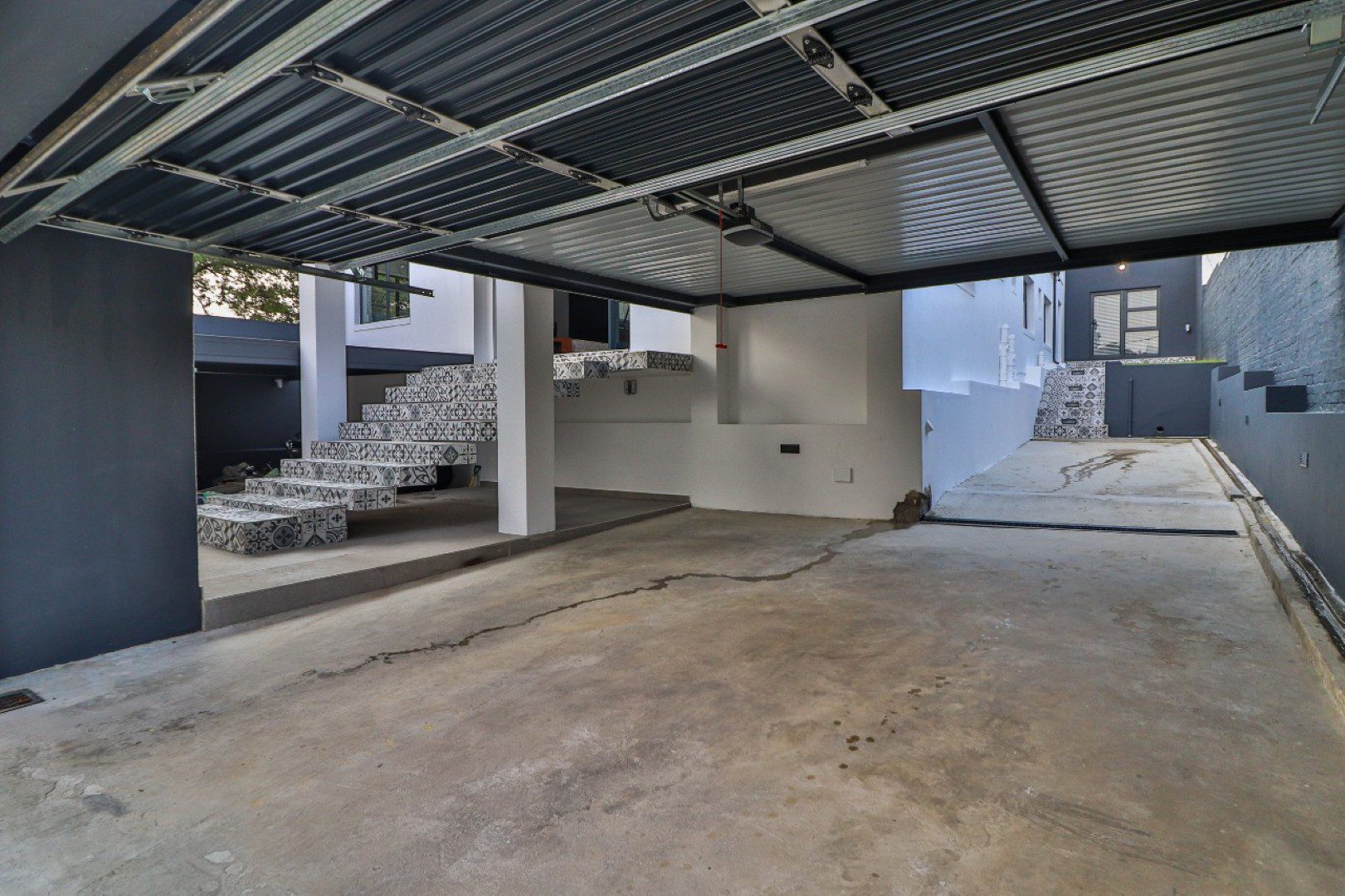 18 Parkhurst – Newly Renovated / Ultra Modern 4-Bedroom Double Storey Home with Pool & Luxury Finishes