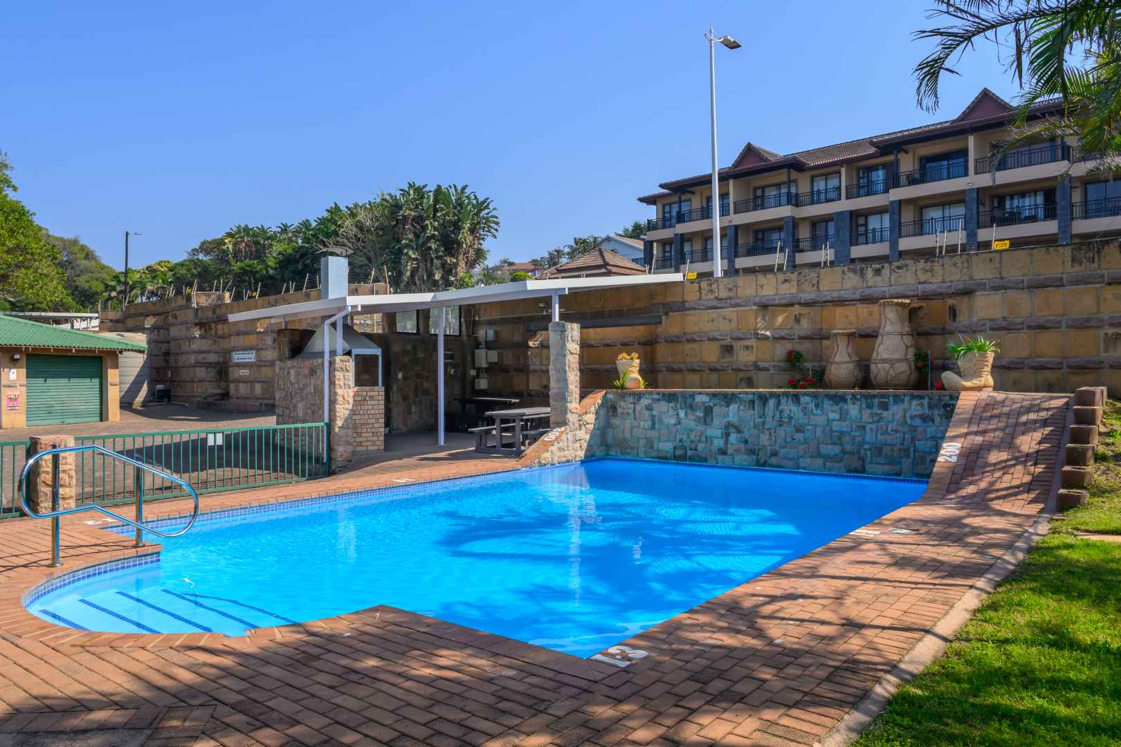 28Silhouette_Aug2025_009