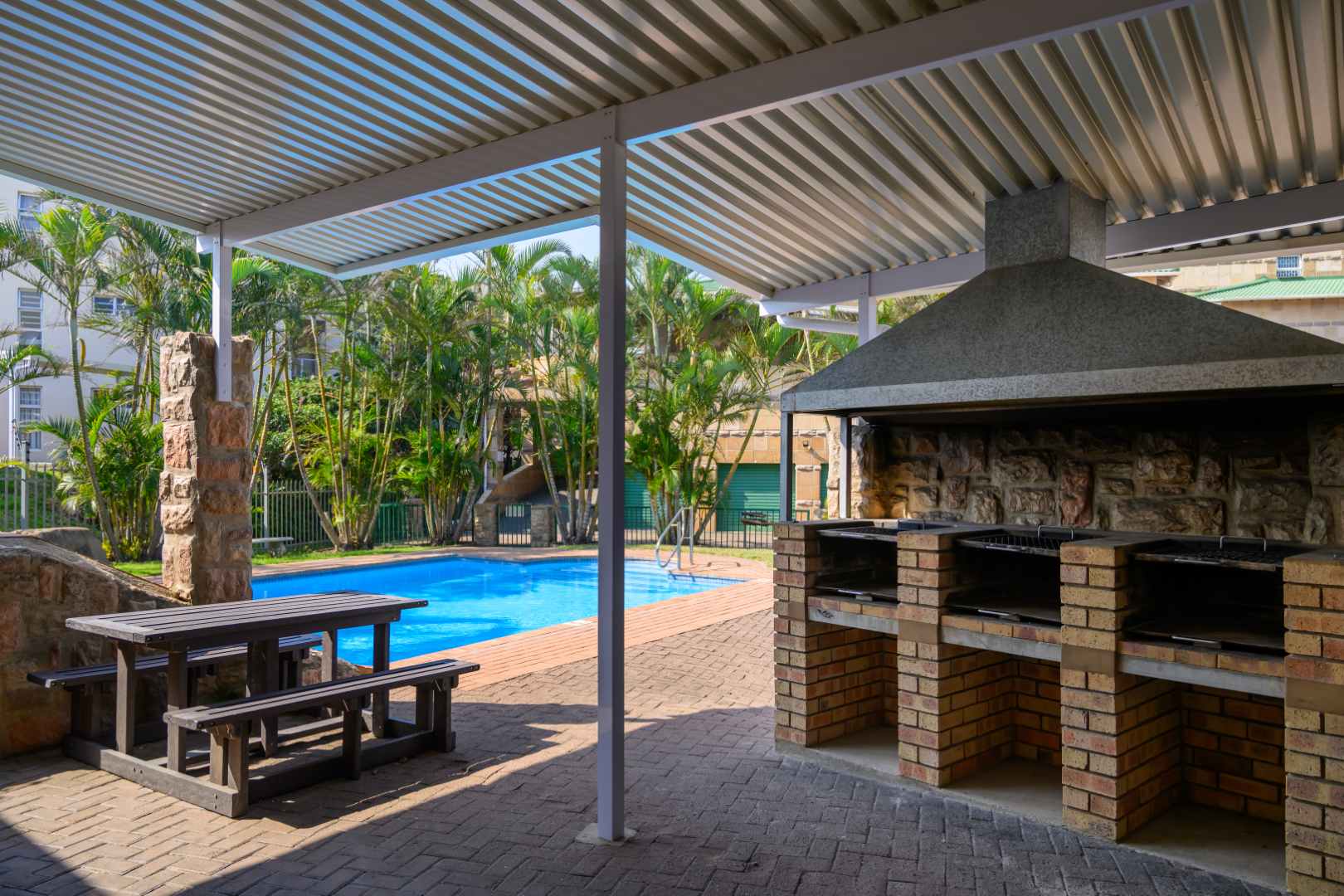 28Silhouette_Aug2025_030