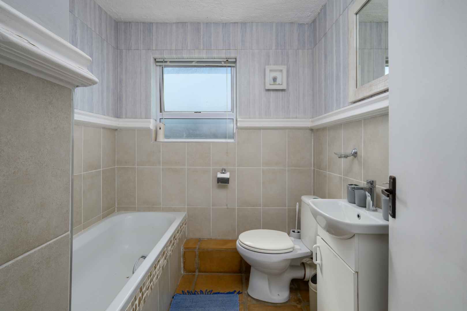 28Silhouette_Aug2025_100