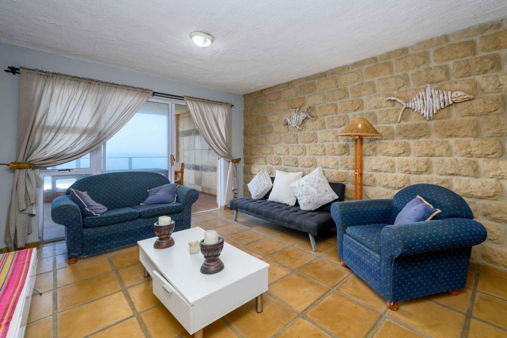 28Silhouette_Aug2025_209