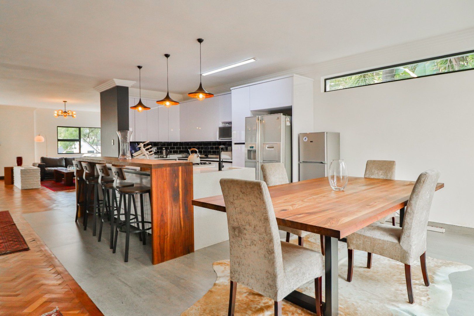 6 Parkhurst – Newly Renovated / Ultra Modern 4-Bedroom Double Storey Home with Pool & Luxury Finishes
