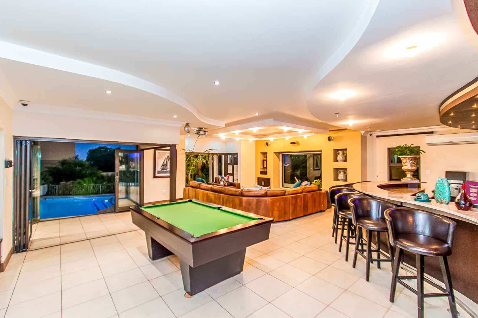 Luxury Auction in Bassonia Estate – A Rare Opportunity