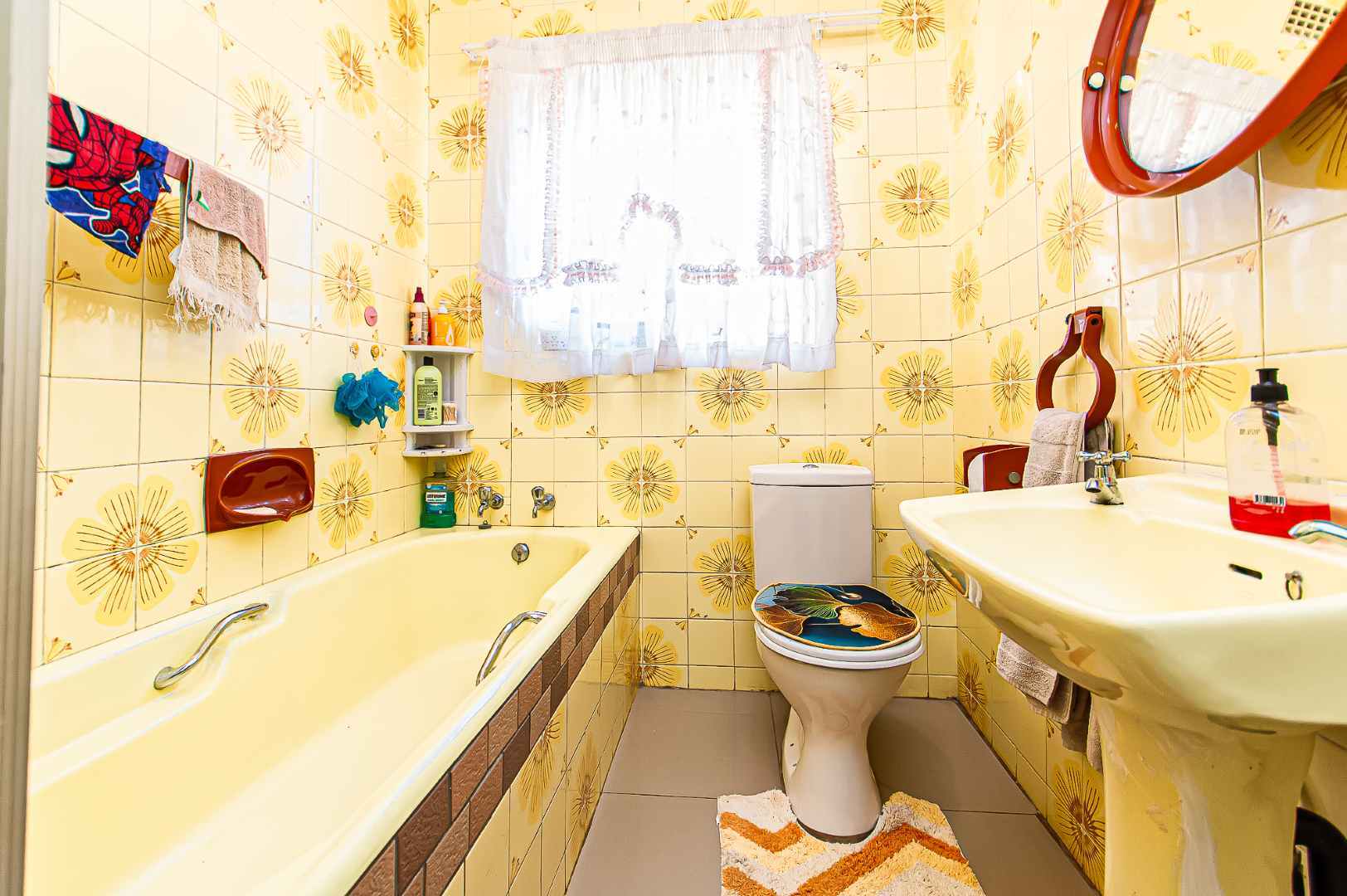 10 Mondeor – Versatile Family Home with 2 Flatlets