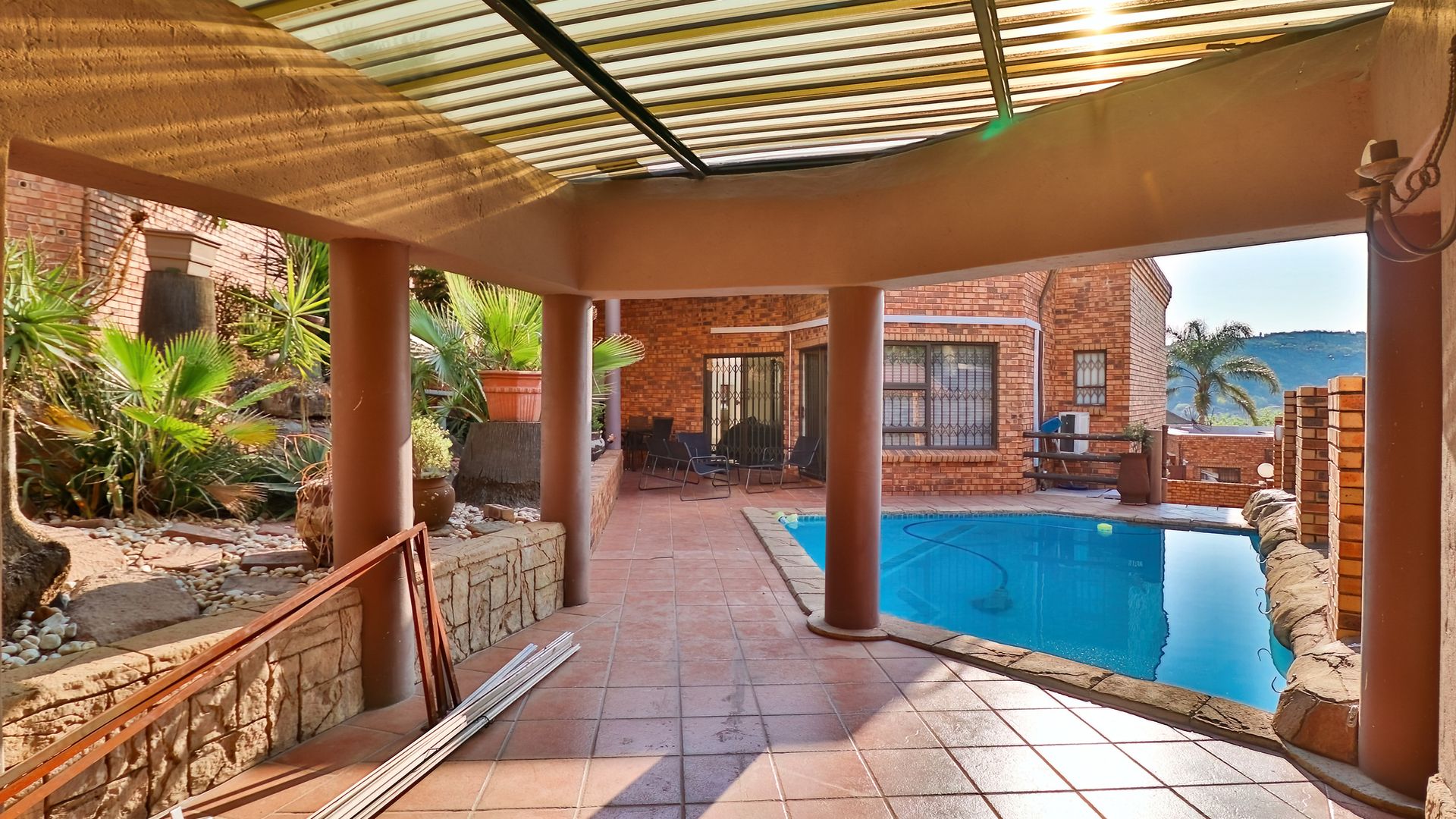 Bassonia – STYLISH 3 BEDROOM FACE-BRICK CLUSTER