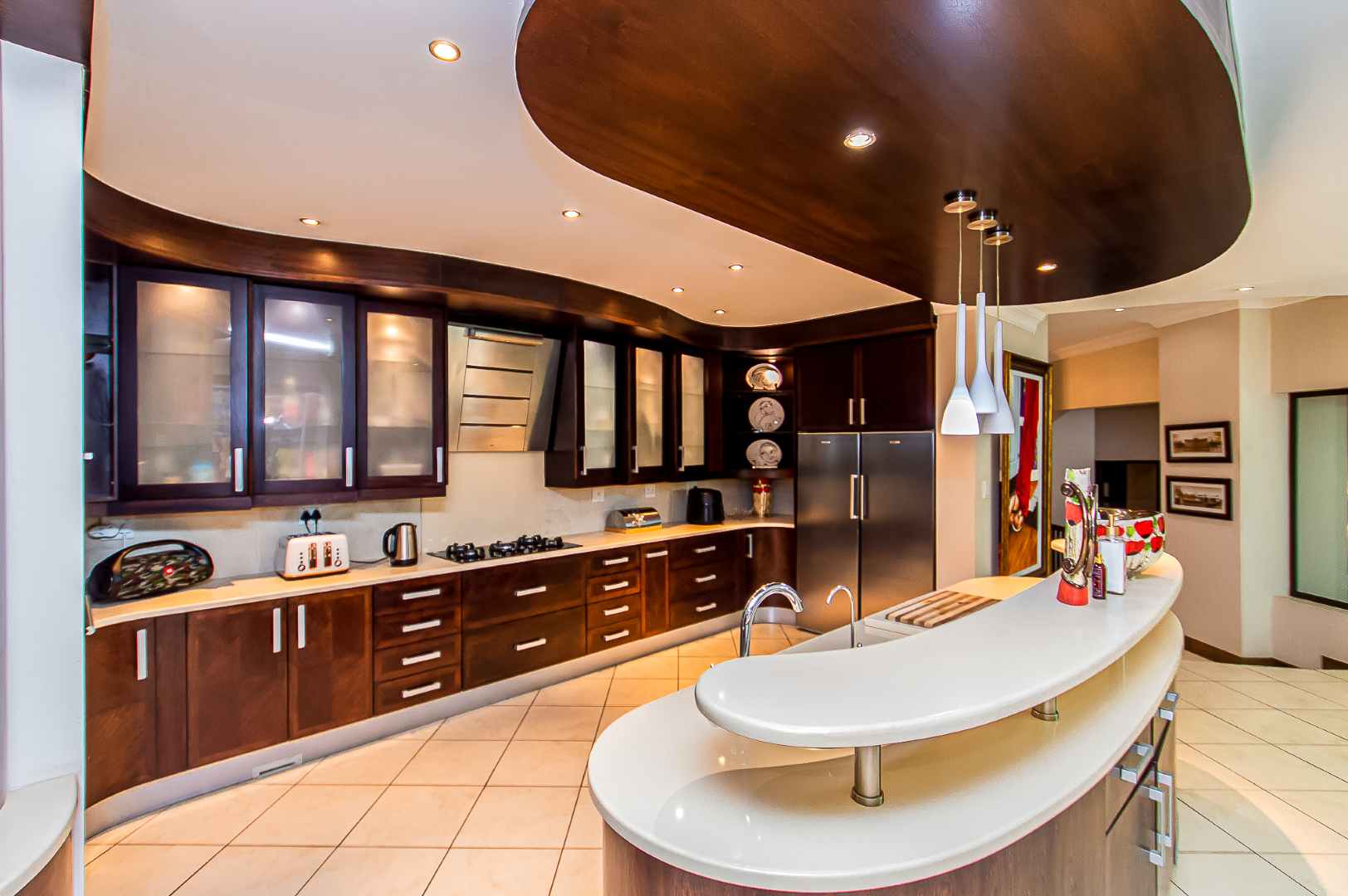 Luxury Auction in Bassonia Estate – A Rare Opportunity