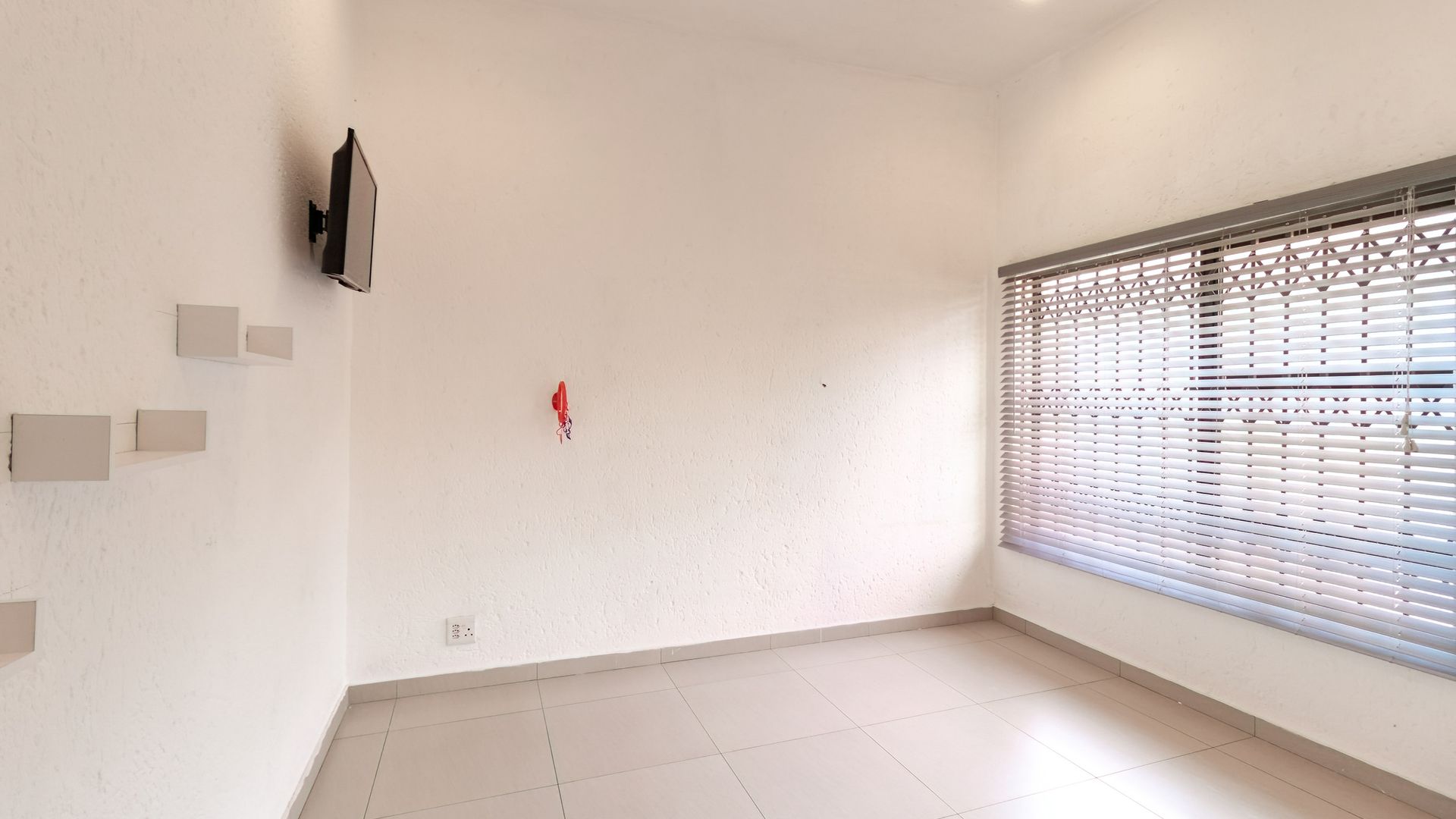 Bassonia – STYLISH 3 BEDROOM FACE-BRICK CLUSTER