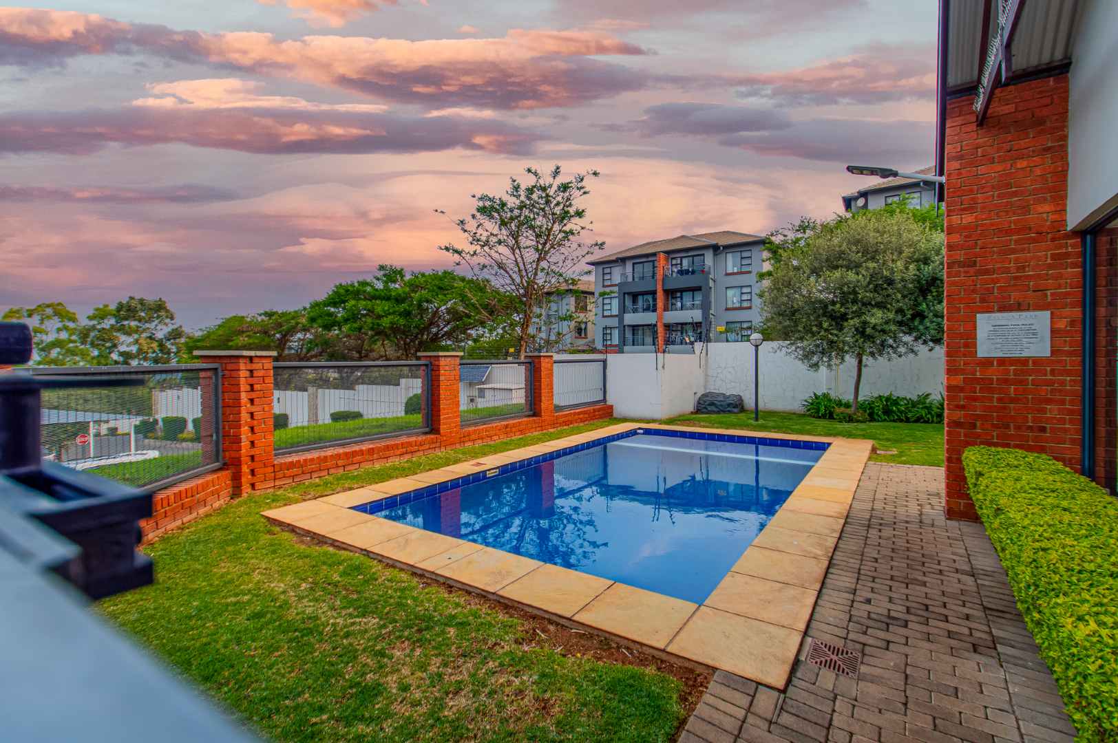 Oakdene – Impeccable 2 Bedroom Apartment!